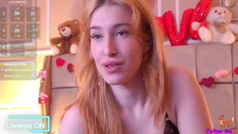 Snapshot of serena_bennet chatting on 02/20/25, 02:51 Serena online show from 02/20/25, 02:51