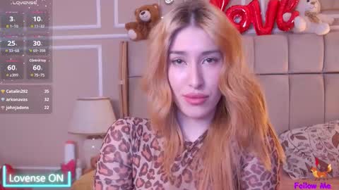 Snapshot of serena_bennet chatting on 02/25/25, 08:41 Serena online show from 02/25/25, 08:41