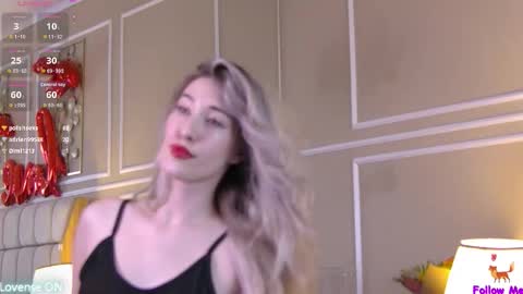 Snapshot of serena_bennet chatting on 09/25/25, 11:03 Serena online show from 09/25/25, 11:03