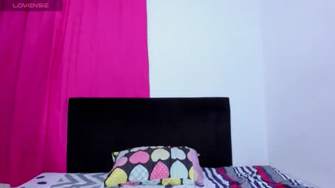 Snapshot of serena_william1 chatting on 02/08/26, 06:06 Serena William online show from 02/08/26, 06:06