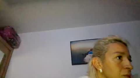 Snapshot of serenanyxon chatting on 06/09/26, 08:20 serenanyxon online show from 06/09/26, 08:20