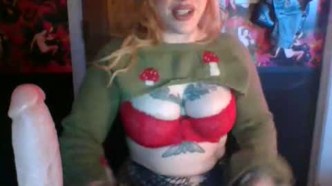 serencigarra online show from 11/11/25, 02:50