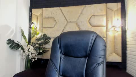 Serene online show from 04/22/26, 12:28