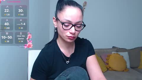 Snapshot of serenesophi chatting on 02/11/25, 06:08 SereneSophi online show from 02/11/25, 06:08