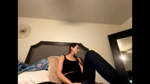 Snapshot of serenityroseee chatting on 05/21/26, 02:29 serenityroseee online show from 05/21/26, 02:29