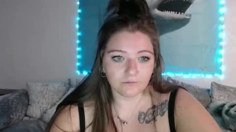 Snapshot of serenityysavage chatting on 02/28/25, 05:15 Serenity online show from 02/28/25, 05:15