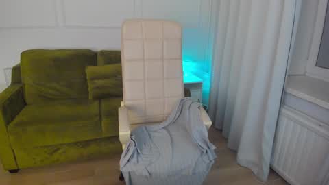 Hey Guys and Girls non-binary personalities  Im Sereta online show from 12/10/24, 03:44