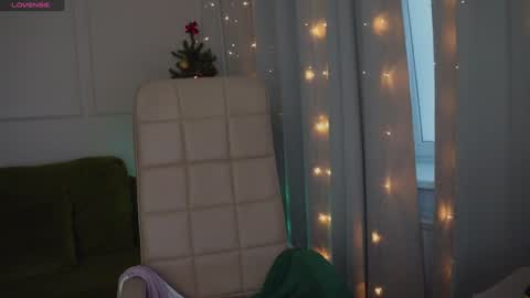 Hey Guys and Girls non-binary personalities  Im Sereta online show from 12/19/24, 10:34