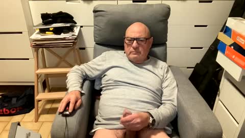 serge8413 online show from 02/08/25, 04:57