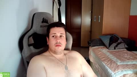 Snapshot of sergio95n chatting on 10/24/25, 02:13 Pollos online show from 10/24/25, 02:13