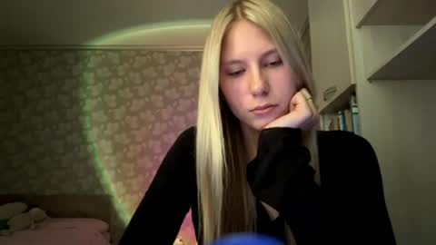 Snapshot of serinalasch chatting on 05/25/26, 08:31 Sofia online show from 05/25/26, 08:31