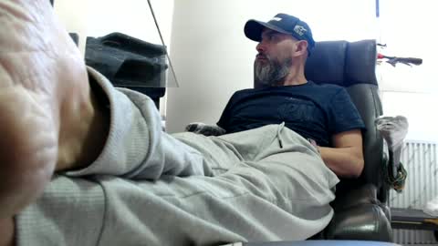 Snapshot of serioyhetero19 chatting on 06/22/26, 08:28 hetero serio discreto online show from 06/22/26, 08:28