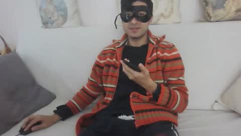 sero98313230 online show from 11/19/25, 11:32