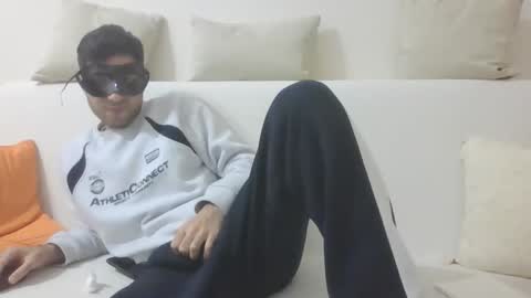 sero98313230 online show from 04/15/26, 06:42