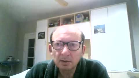 Snapshot of serrano49 chatting on 09/23/25, 04:37 serrano49 online show from 09/23/25, 04:37