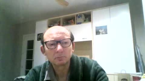 Snapshot of serrano49 chatting on 10/06/25, 03:59 serrano49 online show from 10/06/25, 03:59