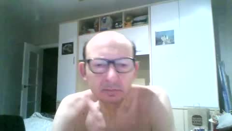 Snapshot of serrano49 chatting on 06/11/26, 12:32 serrano49 online show from 06/11/26, 12:32
