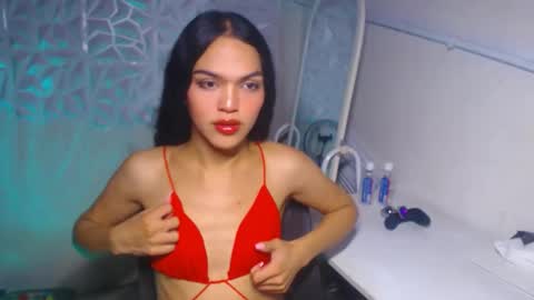 Bella online show from 11/08/25, 05:23