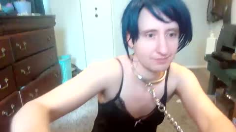 Servile Sarah online show from 03/24/26, 09:42