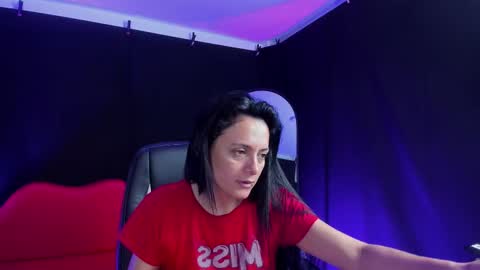 Snapshot of sesymilf chatting on 10/12/25, 04:33 LUCERO online show from 10/12/25, 04:33