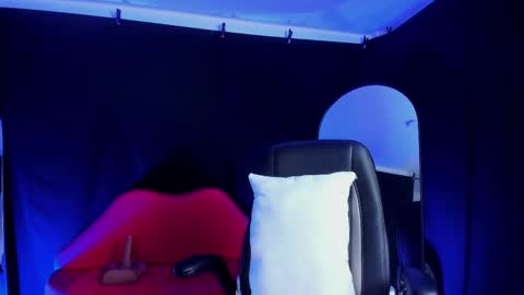 Snapshot of sesymilf chatting on 10/14/25, 03:40 LUCERO online show from 10/14/25, 03:40