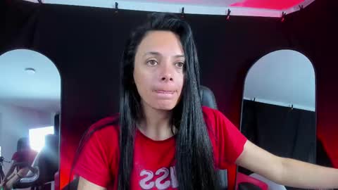 Snapshot of sesymilf chatting on 10/26/25, 03:45 LUCERO online show from 10/26/25, 03:45