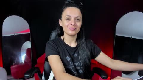 Snapshot of sesymilf chatting on 11/07/25, 03:39 LUCERO online show from 11/07/25, 03:39