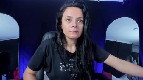 Snapshot of sesymilf chatting on 11/15/25, 06:22 LUCERO online show from 11/15/25, 06:22