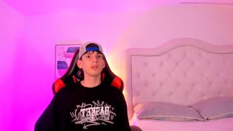 sett_and_gwen online show from 01/19/25, 09:11