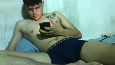 Snapshot of sex_boy9_ chatting on 10/22/25, 01:06 sex boy9 online show from 10/22/25, 01:06