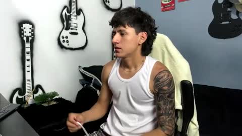 Snapshot of sex_love_sweat chatting on 11/23/25, 06:57 sex_love_sweat online show from 11/23/25, 06:57