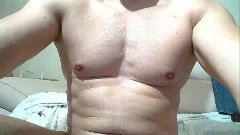 Snapshot of sex_machine_19 chatting on 05/19/26, 06:25 SEX MACHINE 19 online show from 05/19/26, 06:25
