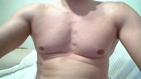 Snapshot of sex_machine_19 chatting on 05/27/26, 05:32 SEX MACHINE 19 online show from 05/27/26, 05:32