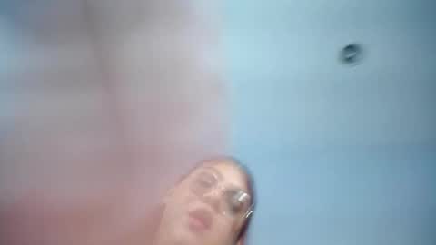 Snapshot of sex_y_lady69 chatting on 05/27/26, 04:15 Nia Soto online show from 05/27/26, 04:15
