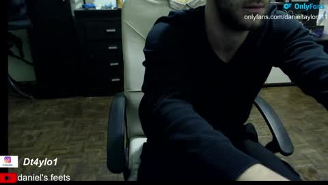 Snapshot of sexandsexy1999 chatting on 01/09/25, 03:04 Daniel Taylor online show from 01/09/25, 03:04