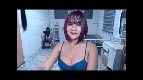 Snapshot of sexcum_trendingts_now chatting on 09/26/25, 02:04 MS Anna online show from 09/26/25, 02:04