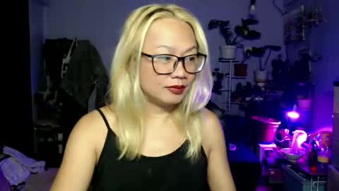 Mistress ANNA WINTOUR online show from 02/01/26, 11:25