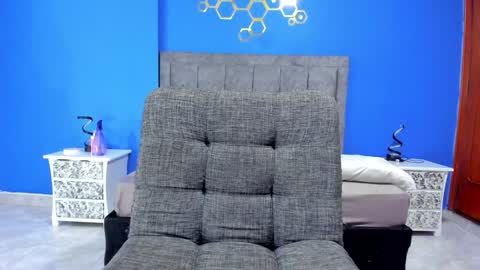 karen and camilo online show from 01/11/25, 03:44