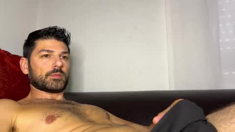 Snapshot of sexfriendch chatting on 10/04/25, 04:05 Lucenzo online show from 10/04/25, 04:05