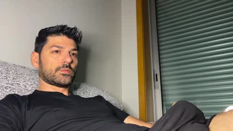 Snapshot of sexfriendch chatting on 05/25/26, 03:40 Lucenzo online show from 05/25/26, 03:40