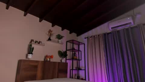 ... Camila ... online show from 09/25/25, 12:42