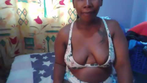 Snapshot of sexie_curvie chatting on 09/28/25, 05:46 Maggie online show from 09/28/25, 05:46