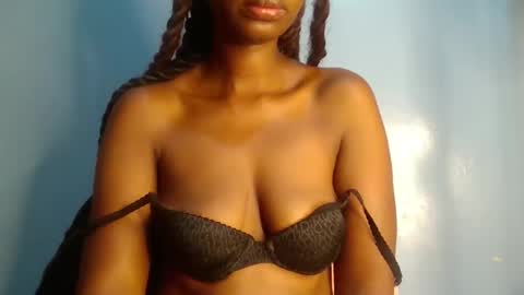 Snapshot of sexie_love chatting on 09/29/25, 03:22 Nancy online show from 09/29/25, 03:22