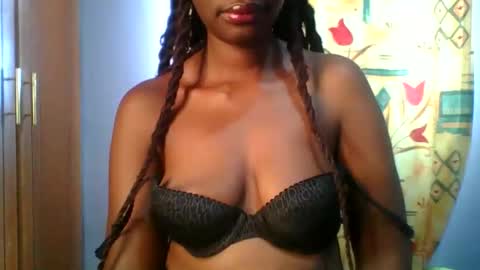 Snapshot of sexie_love chatting on 10/18/25, 01:23 Nancy online show from 10/18/25, 01:23