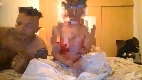 Snapshot of sexmonsterz chatting on 03/22/26, 09:18 Robs and Jenn online show from 03/22/26, 09:18