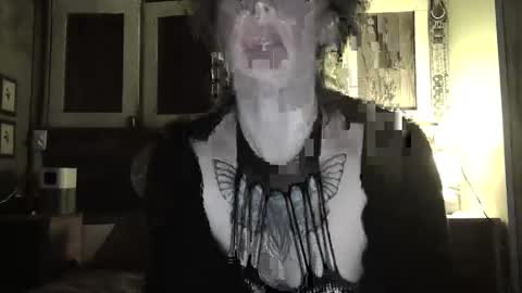Snapshot of sexnchocolate chatting on 02/04/25, 05:31 Trixy Rose online show from 02/04/25, 05:31