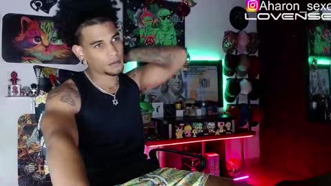 Snapshot of sexo_aharon chatting on 10/18/25, 04:48 Aharon ravelo online show from 10/18/25, 04:48