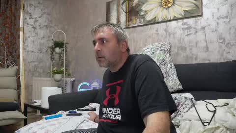 Snapshot of sexone25 chatting on 12/10/24, 12:27 sexone25 online show from 12/10/24, 12:27