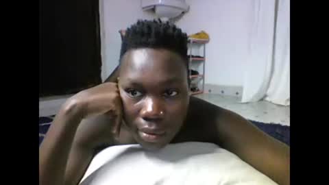Snapshot of sexqueen02 chatting on 02/05/25, 11:23 sexqueen02 online show from 02/05/25, 11:23