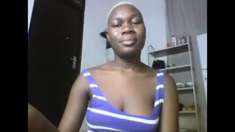 Snapshot of sexqueen02 chatting on 03/02/25, 10:27 sexqueen02 online show from 03/02/25, 10:27